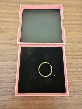 YATUMERY Gold Tone Open Heart Adjustable Ring Gift Box Included